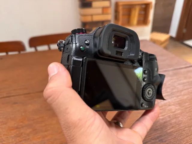 Câmera Panasonic Lumix GH5 -s  com super ISO - Foto 4