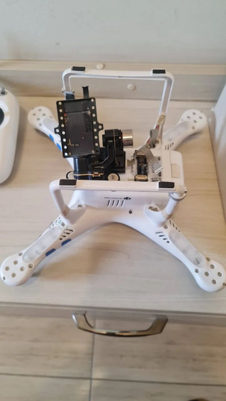Drone DJI Phantom 2 Completo com Gimbal, Controle, Carregador e Hélices - Foto 3