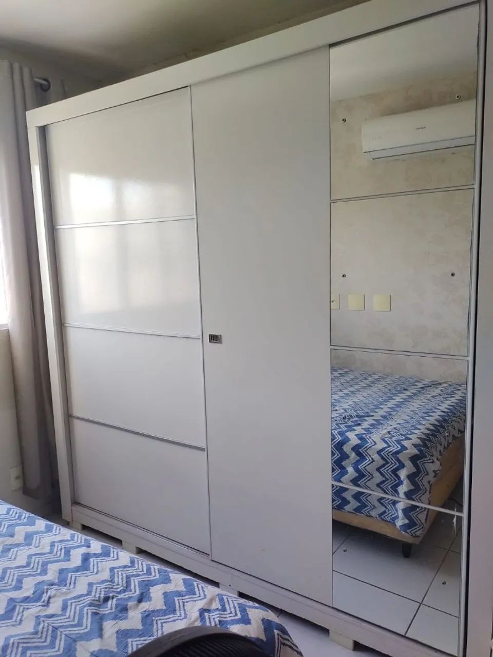 Guarda roupa c/ espelho