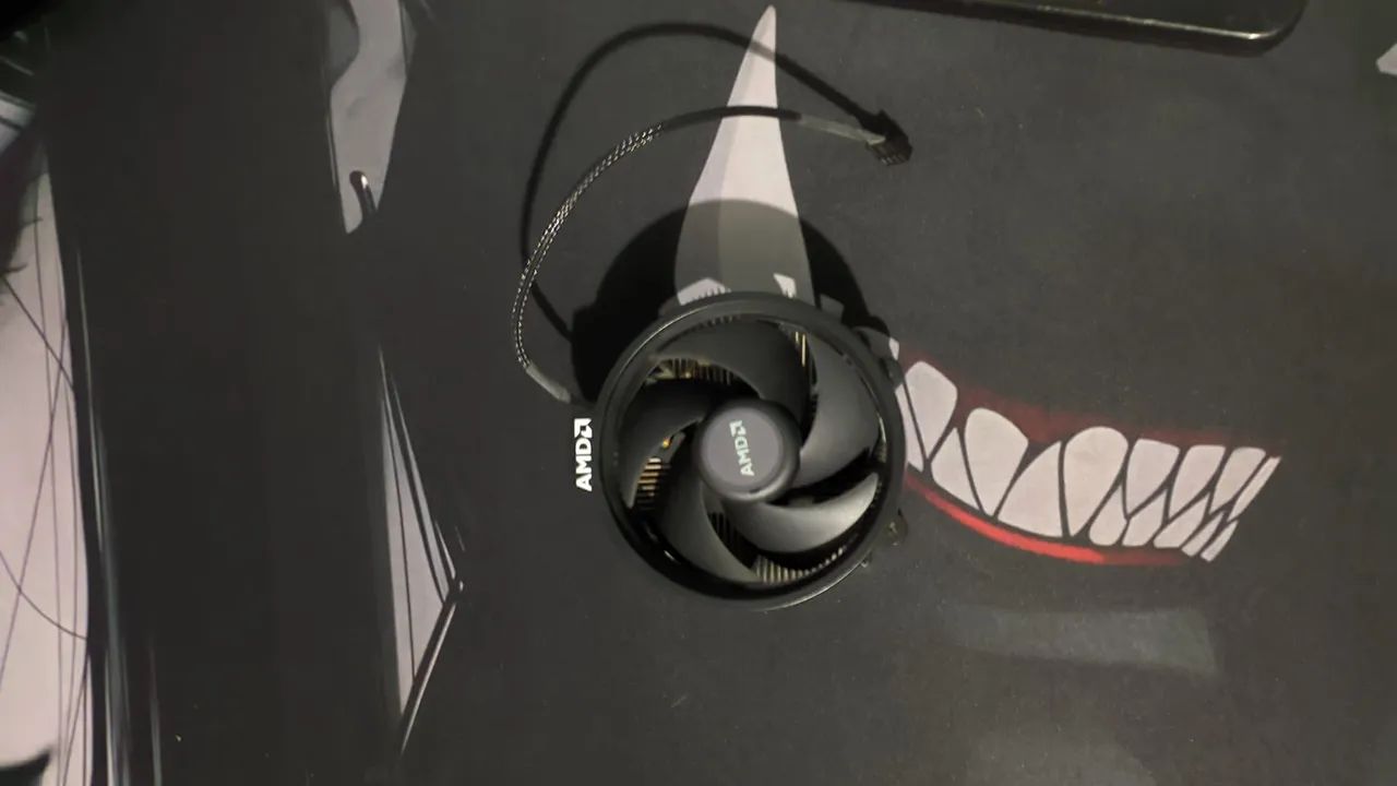 Cooler box original AMD