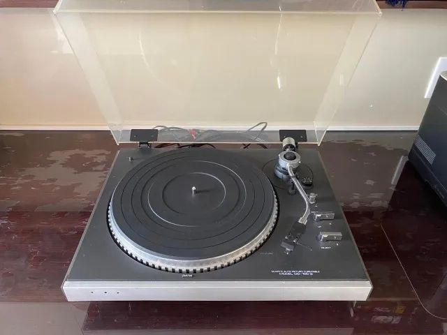 Toca discos Gradiente DD100Q