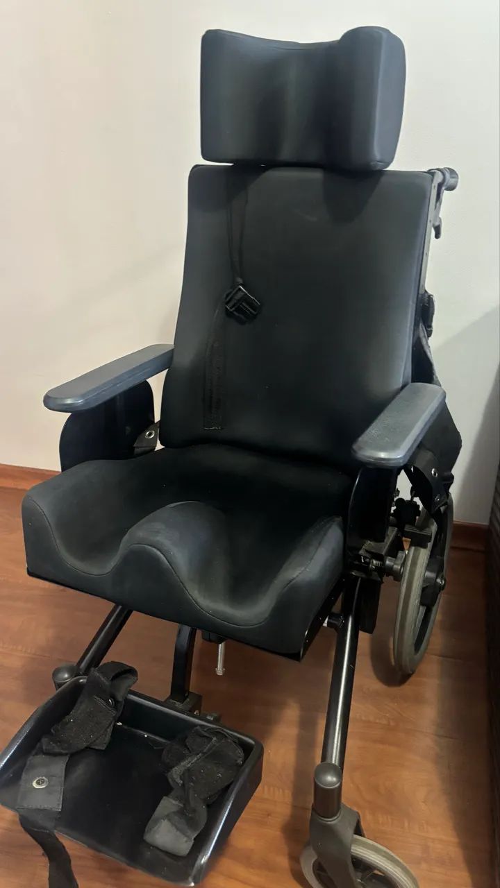 Cadeira de rodas  - Foto 3