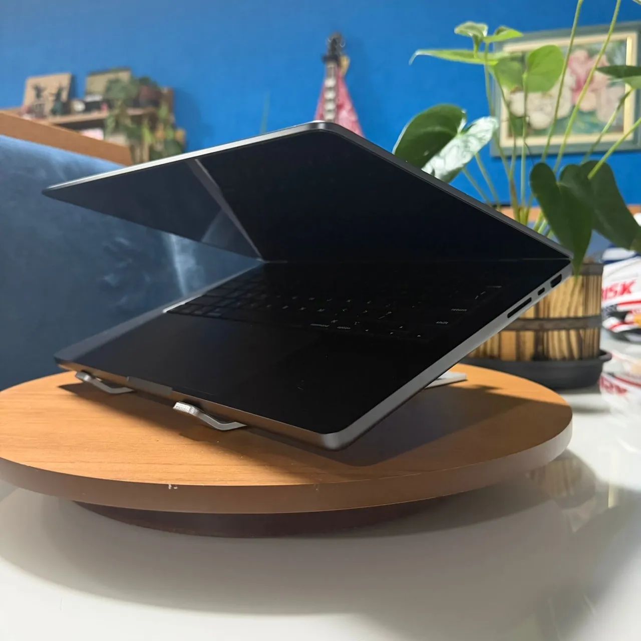 MacBook Pro M5 14 inch 16gb ram 512gb ssd impecável - Notebooks