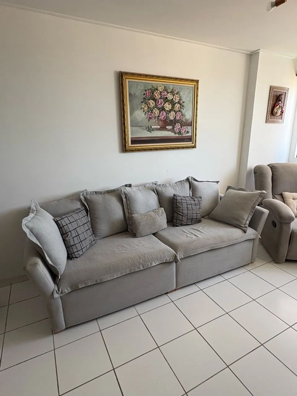 Sofá 4 lugares (Casa Guido) - Foto 4