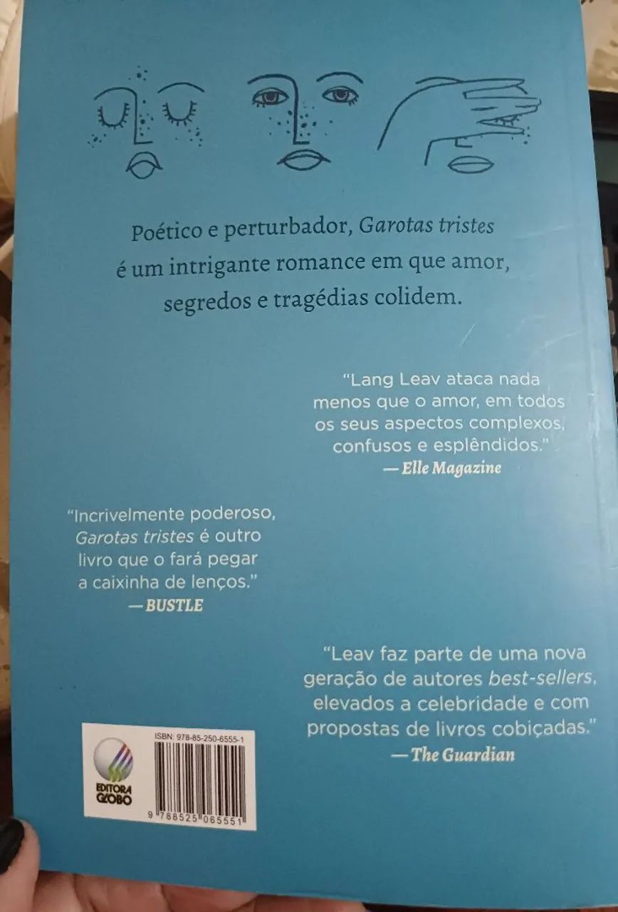 Livro Garotas Tristes de Lang Leav - Foto 5