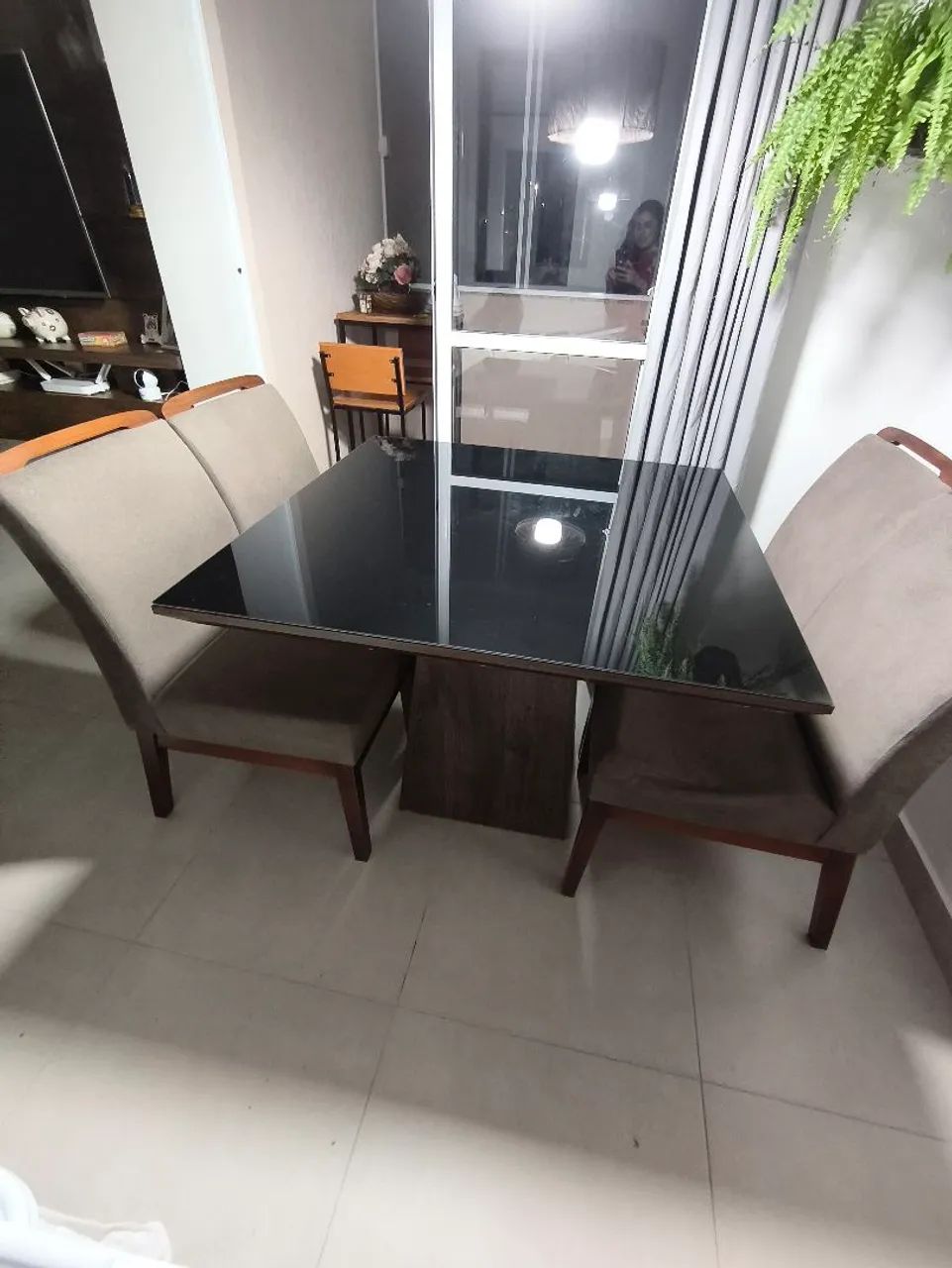 Jogo de mesa com 4 cadeiras  - Foto 2