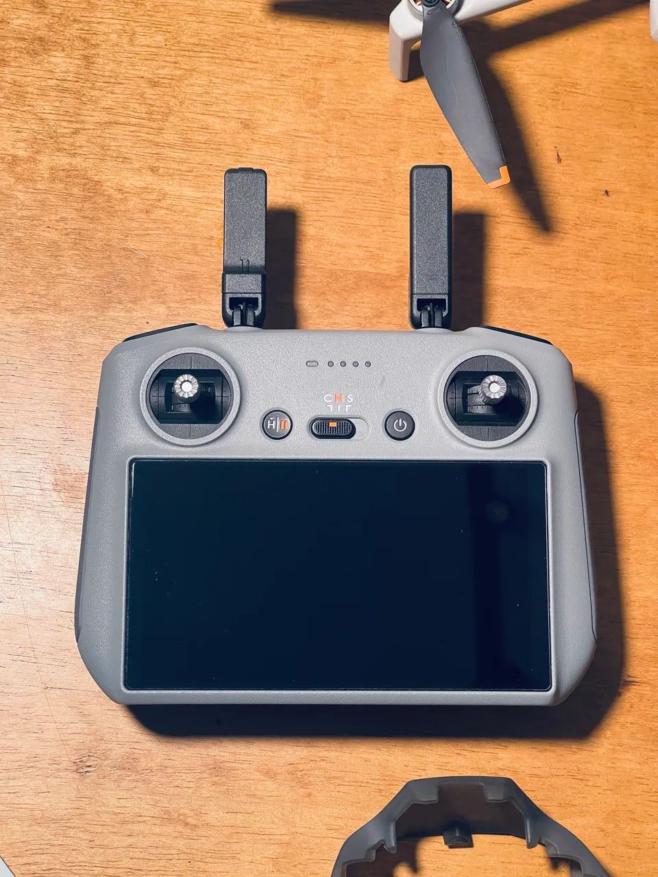 DJI Mini 4 Pro Fly More Combo - 3 Baterias + 512GB - Muito Conservado - Foto 2