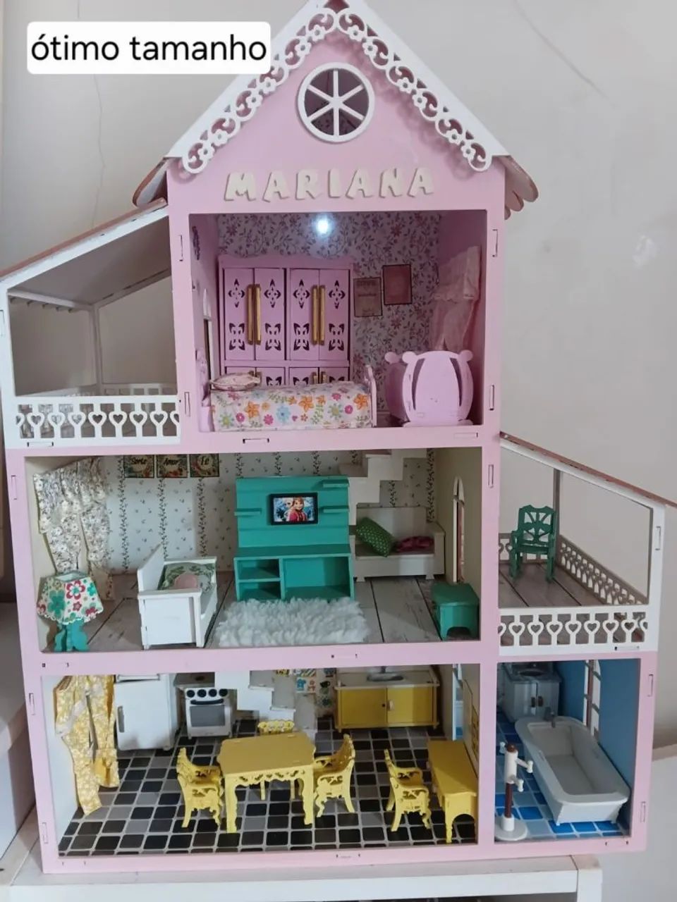 Casinha de bonecas de madeira mdf com luz e móveis  - Foto 5