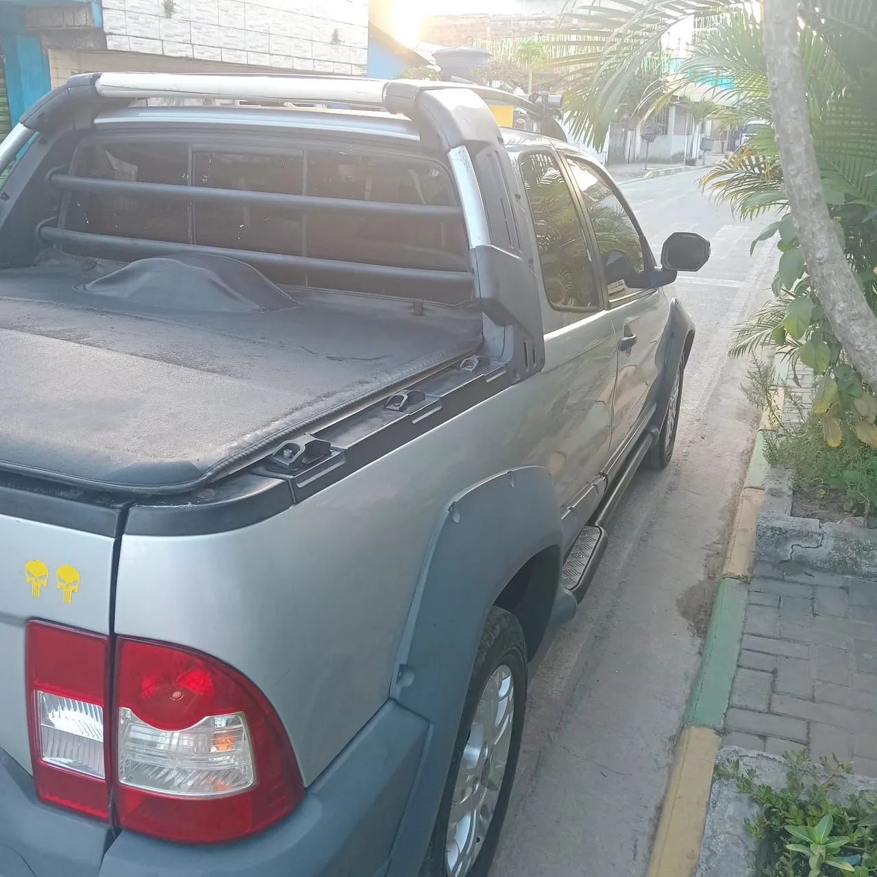 Fiat Strada Adventure1.8/ 1.8 Locker Flex CD 2012 - Foto 3