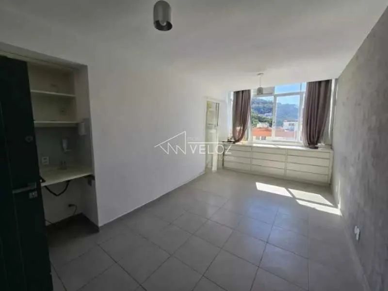 Kitnet/Conjugado : / Residencial / Laranjeiras