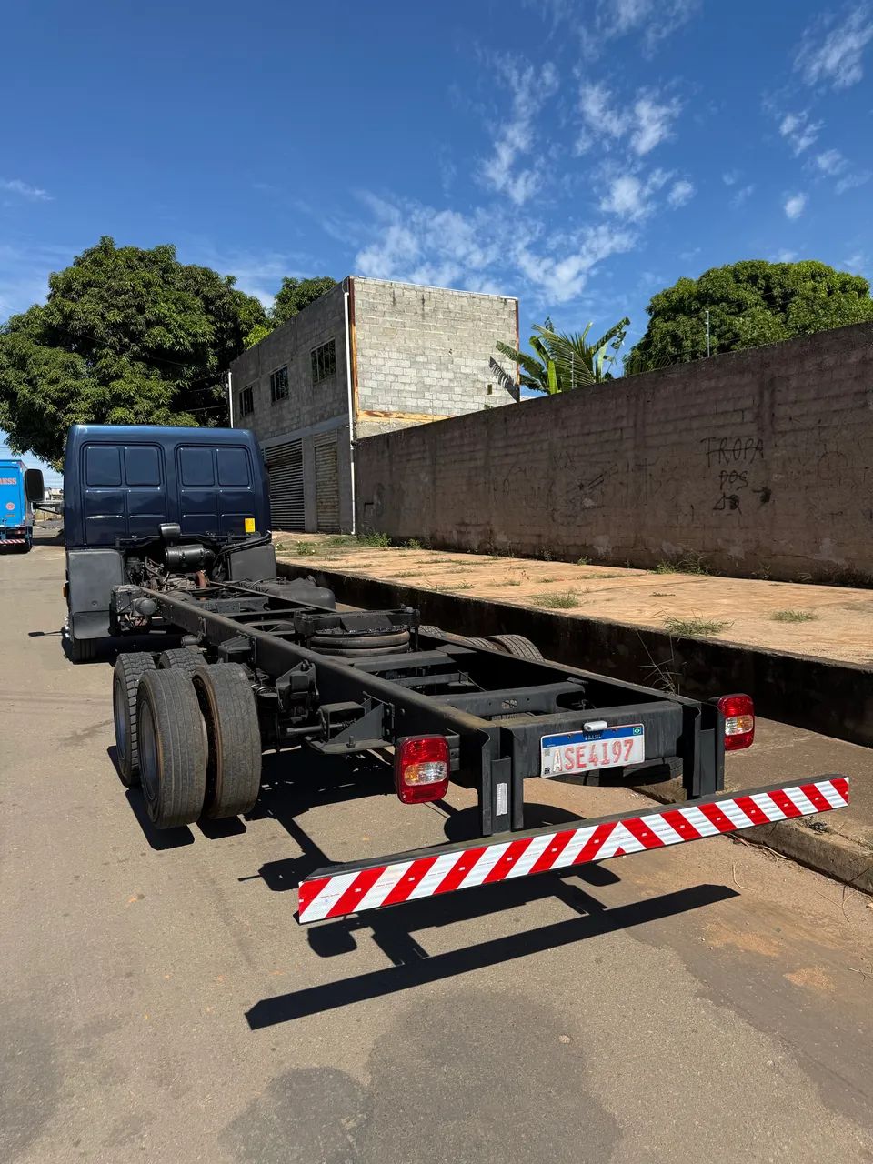 Ford cargo 815 Trucado - Foto 2