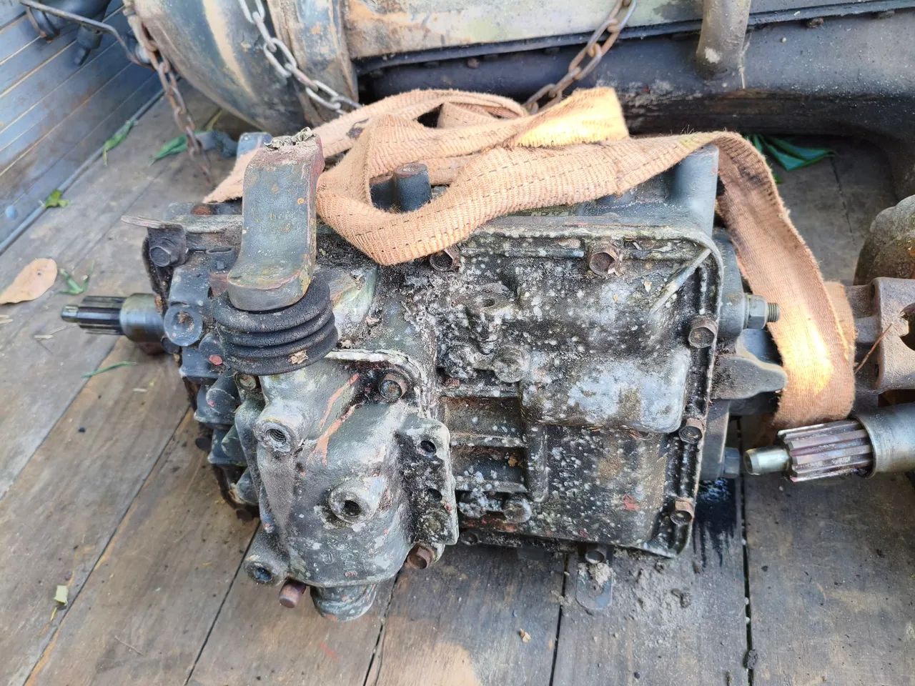 MOTOR MWM 6CC COM CAIXA DE MARCHA 5 VELOC. - Foto 3
