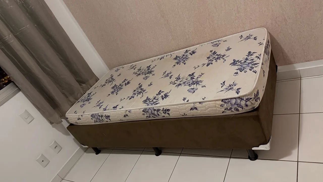 Vendo cama de solteiro