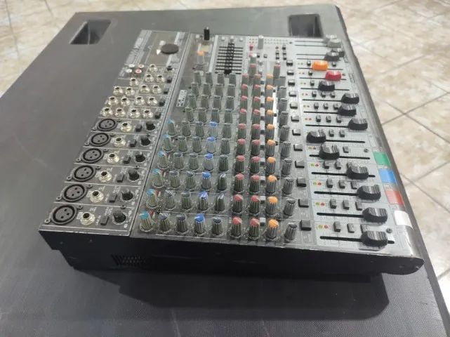 Mesa de Som Behringer Xenyx X1832 Usb - Foto 2