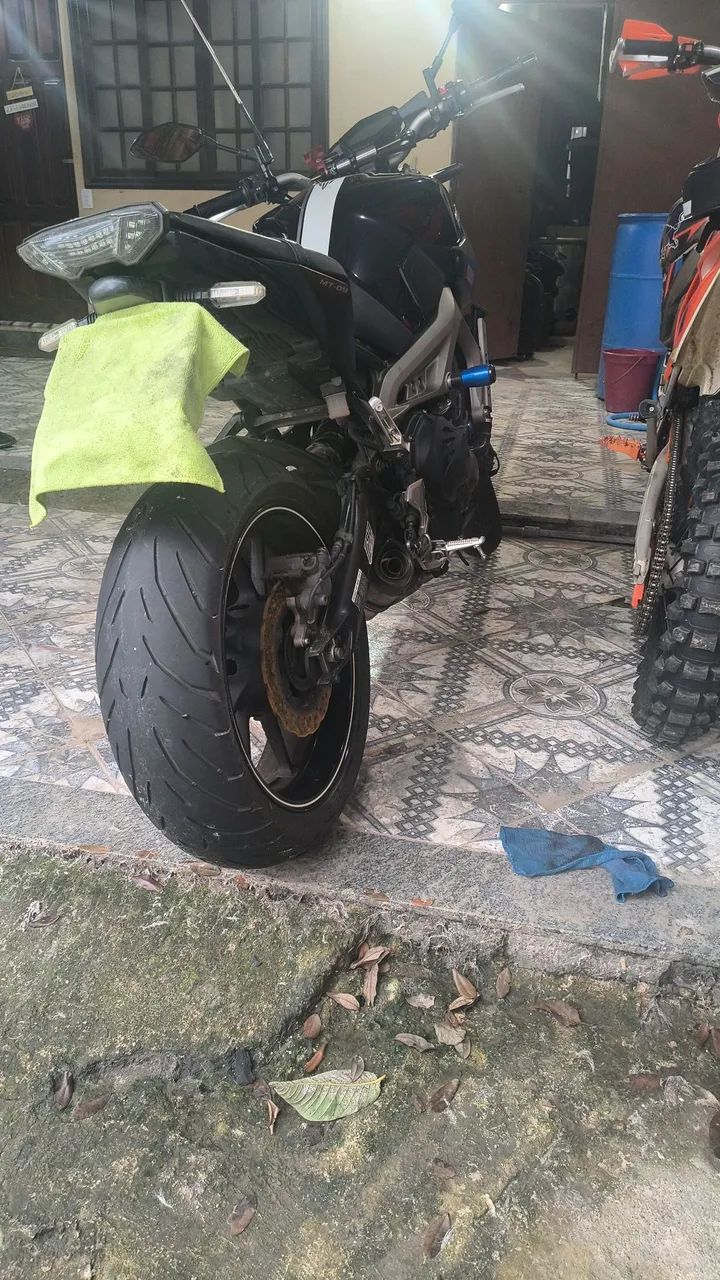 Vendo MT-09 ABS 2016 cor roxa 