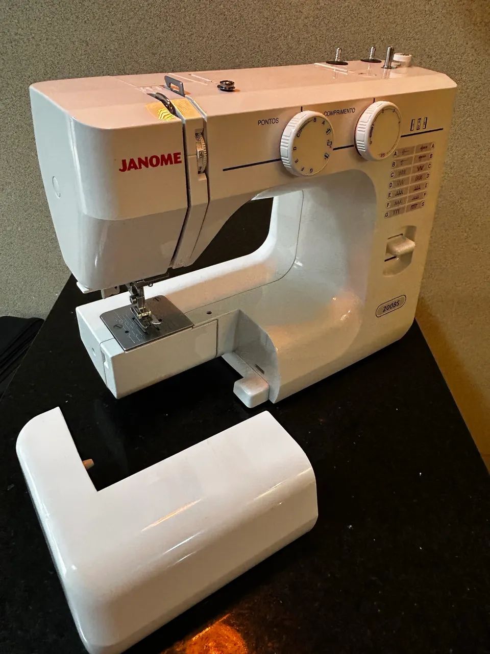 Máquina de Costura Janome Zig Zag 2008S - Completa e funcionando - Foto 2