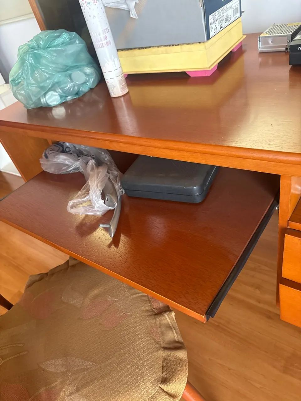 escrivaninha com estante acoplada - Foto 3