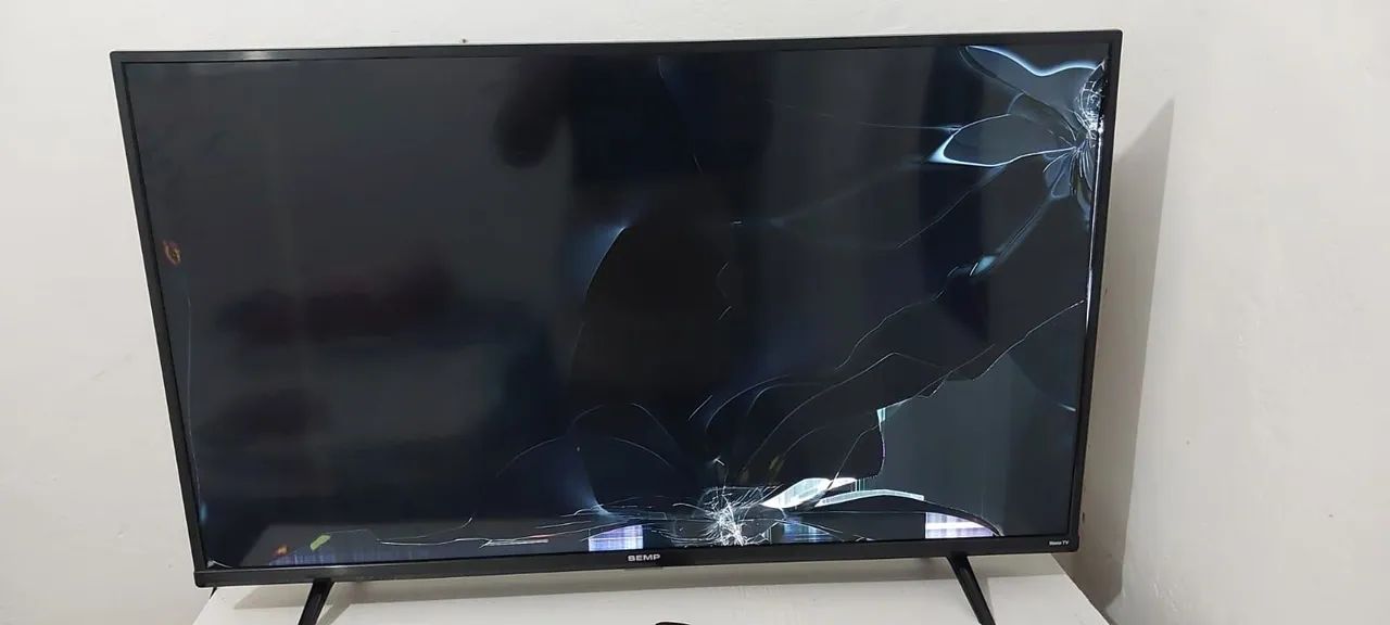 Smart TV Semp 43' Tela Quebrada