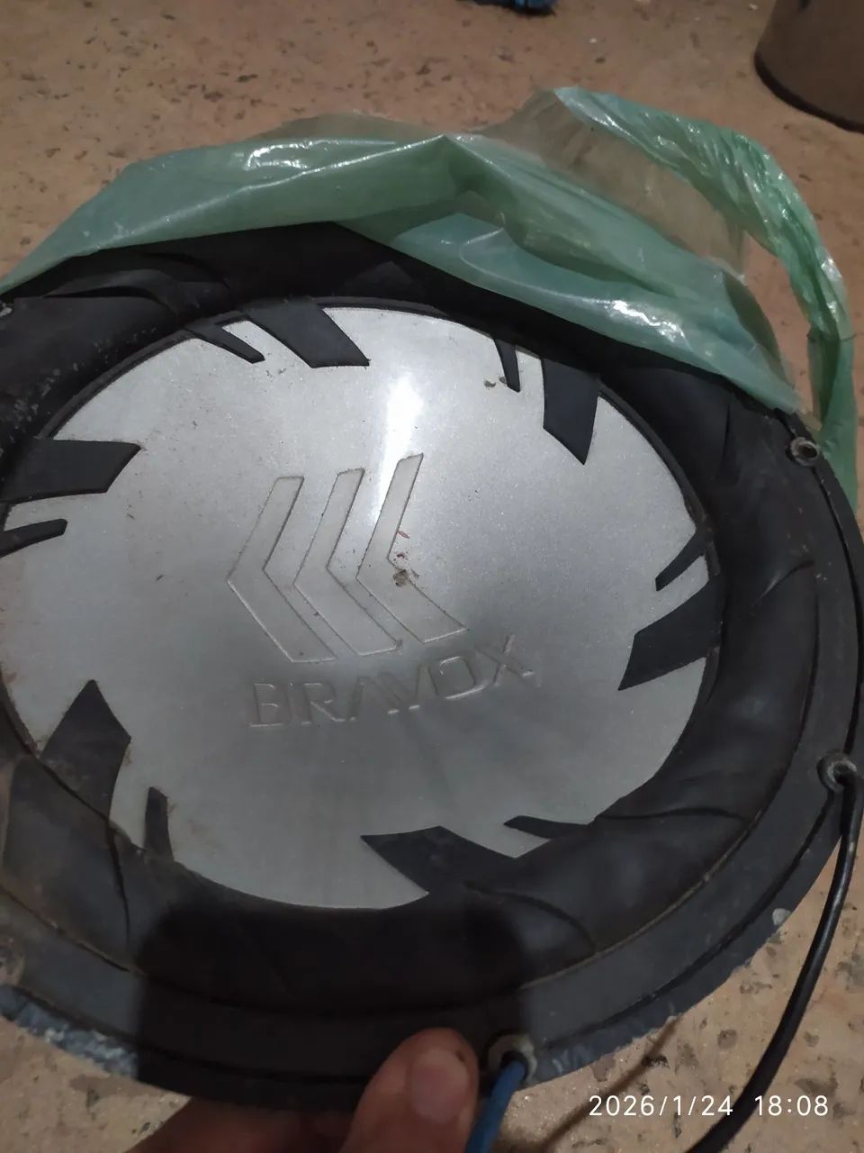 Raro sub 12" Bravox. Carcaça em alumínio 
