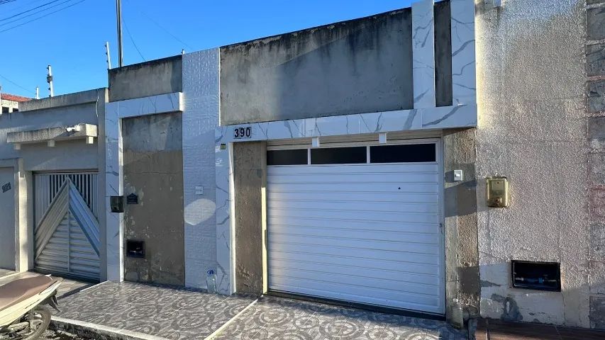 Casa completa próximo ao shopping: 2 quartos, 1 suíte, garagem, 2 cozinha e amplo quinta - Foto 2