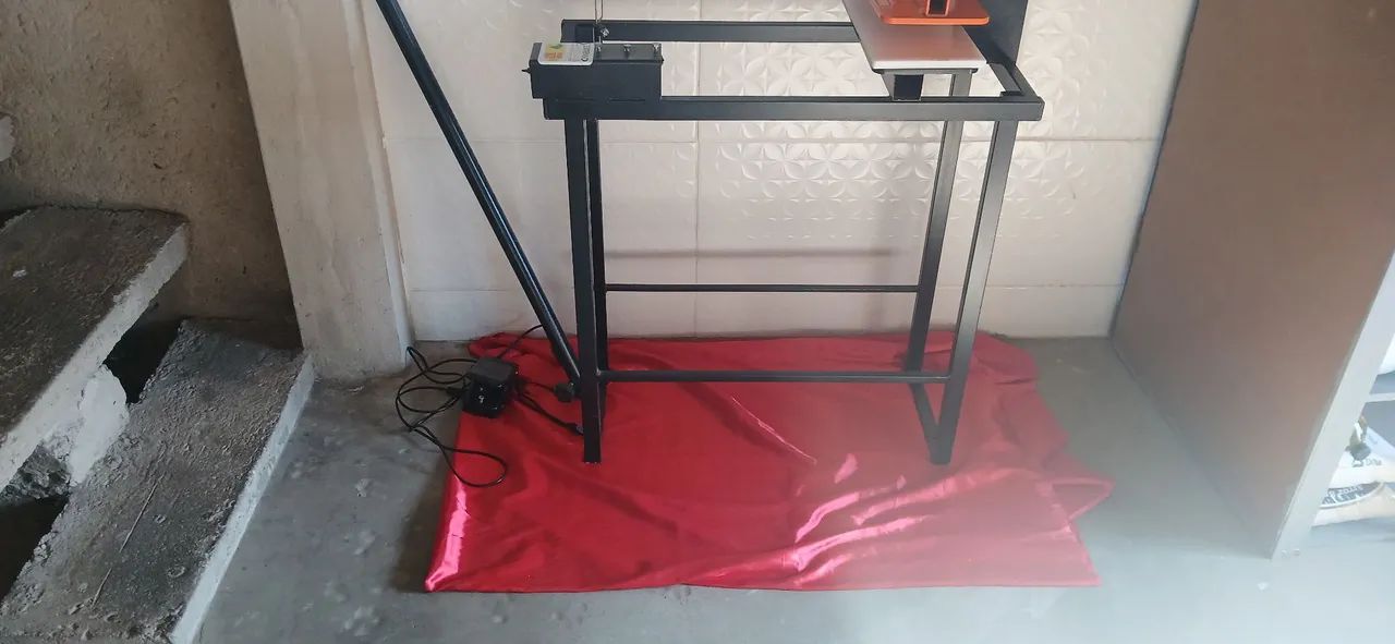 Máquina de fazer chinelos seminovos nova  - Foto 2