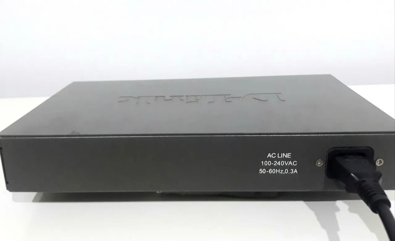 Switch D-Link 24 Portas Modelo: DES-1024D Fast Ethernet - Foto 3