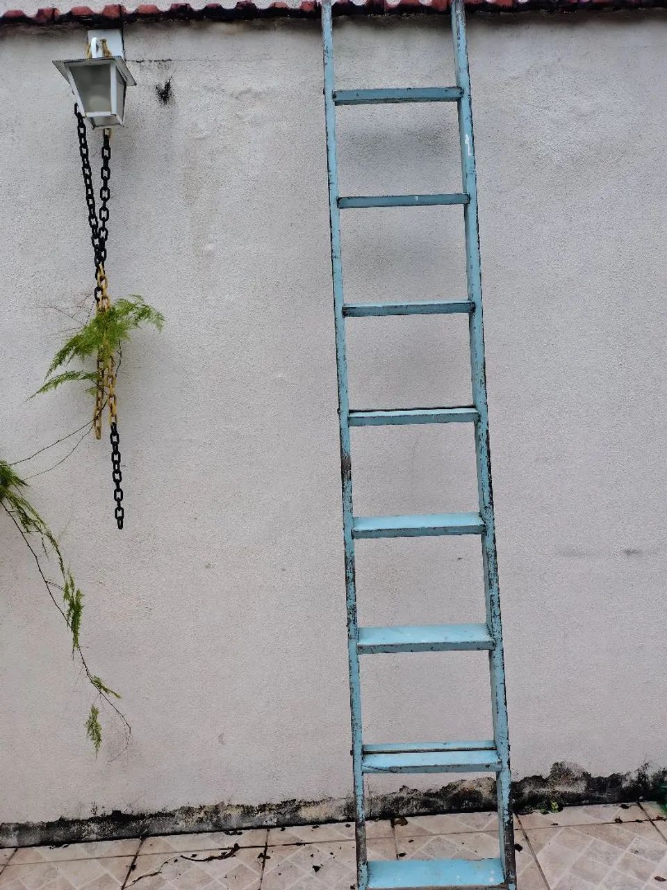 ESCADA EM MADEIRA MACIÇA  - Foto 4