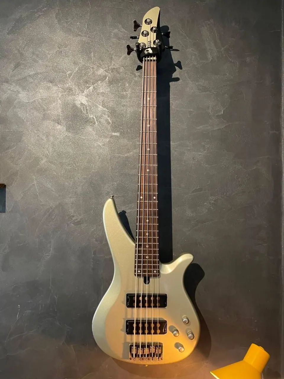 Baixo yamaha RBX375 