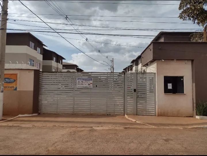 Apartamento de 2 Quartos com vaga de garagem 