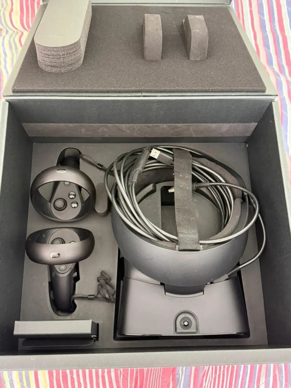 Óculus VR Rift-S com vários acessórios - Foto 2