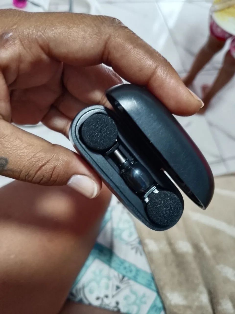Mini microfone em perfeito estado usa 2 vezes original 320 reais - Foto 2