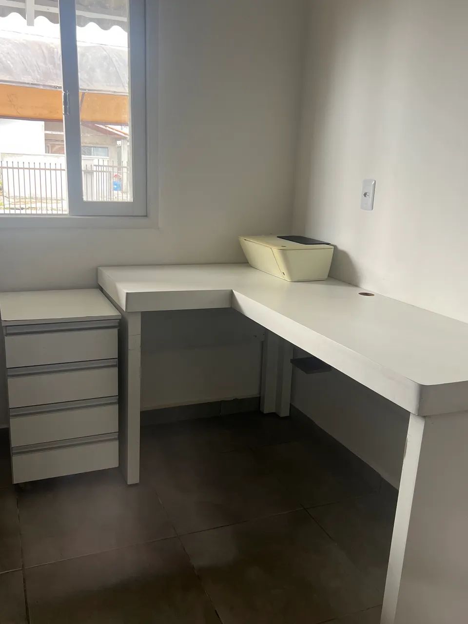 Escrivaninha em L
