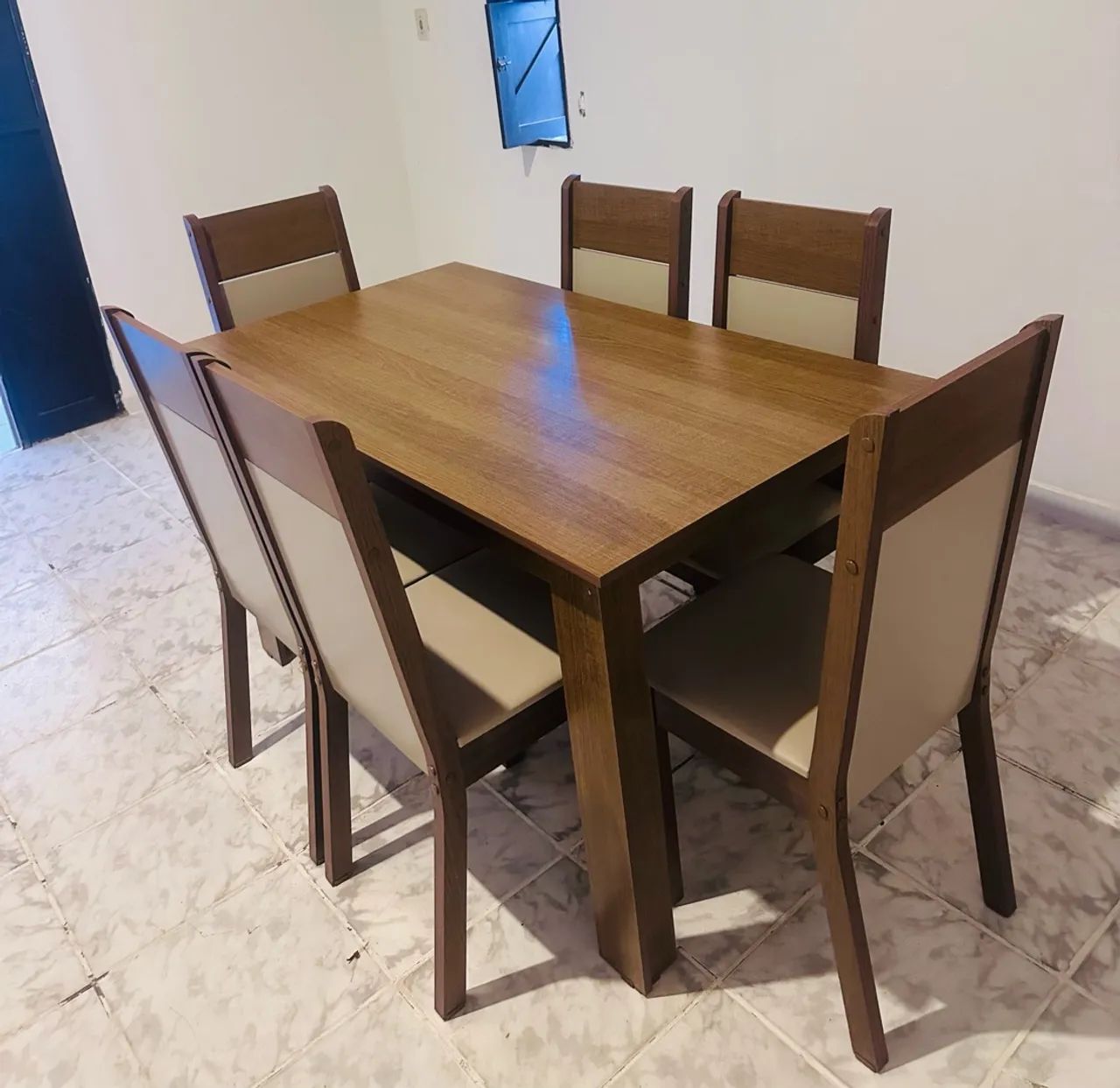 Mesa de Jantar com 6 cadeiras
