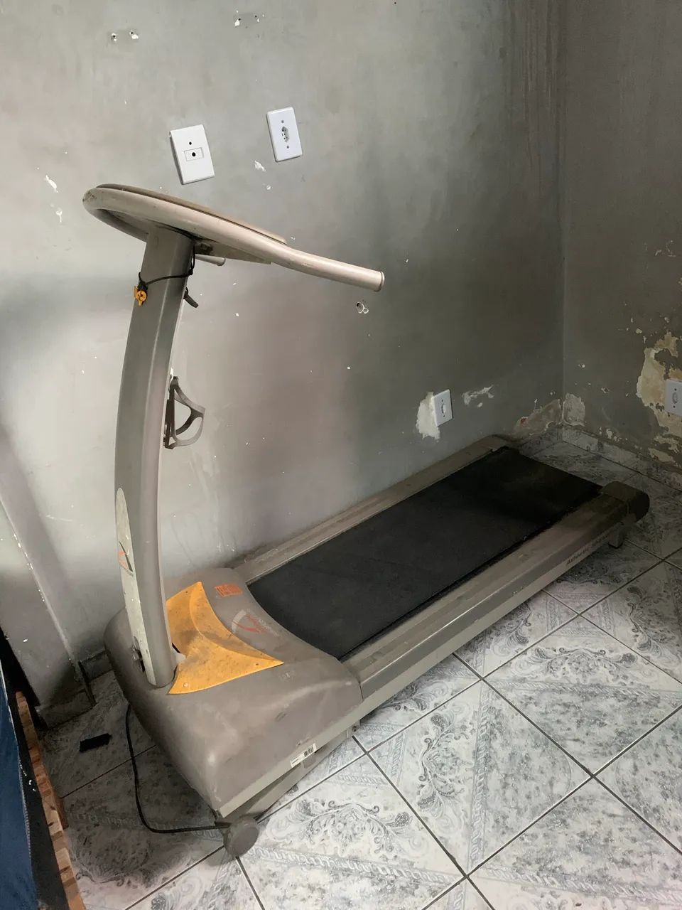 esteira athletic advanced  410ee - Foto 2