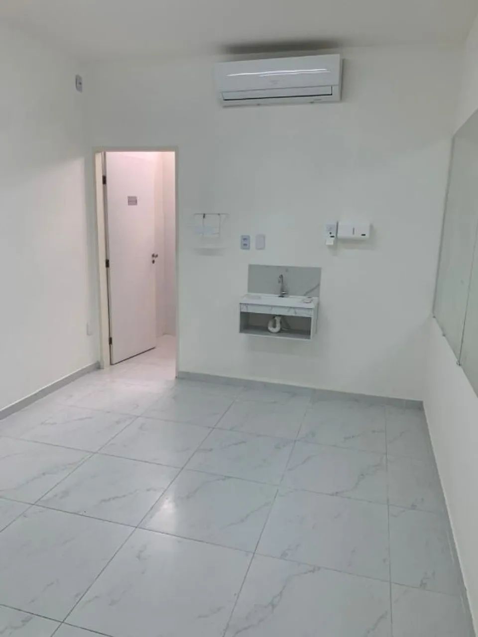 Valor de Super OPORTUNIDADE - Sala Comercial com 32m² para ALUGUEL em Tambaú