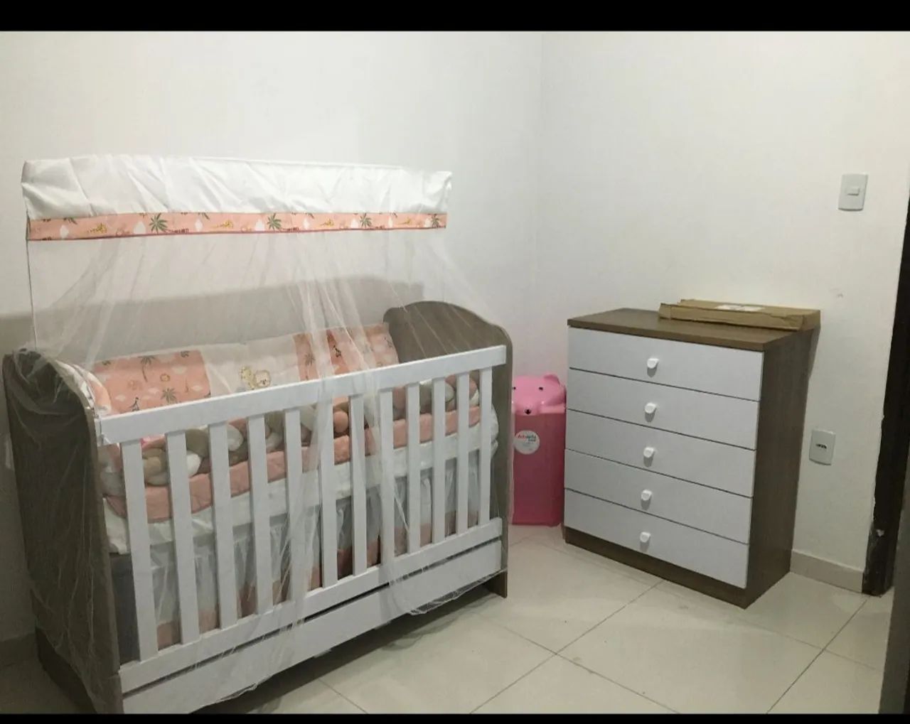 Quarto de bebê completo (Berço, cômoda e guarda roupa) - Foto 3