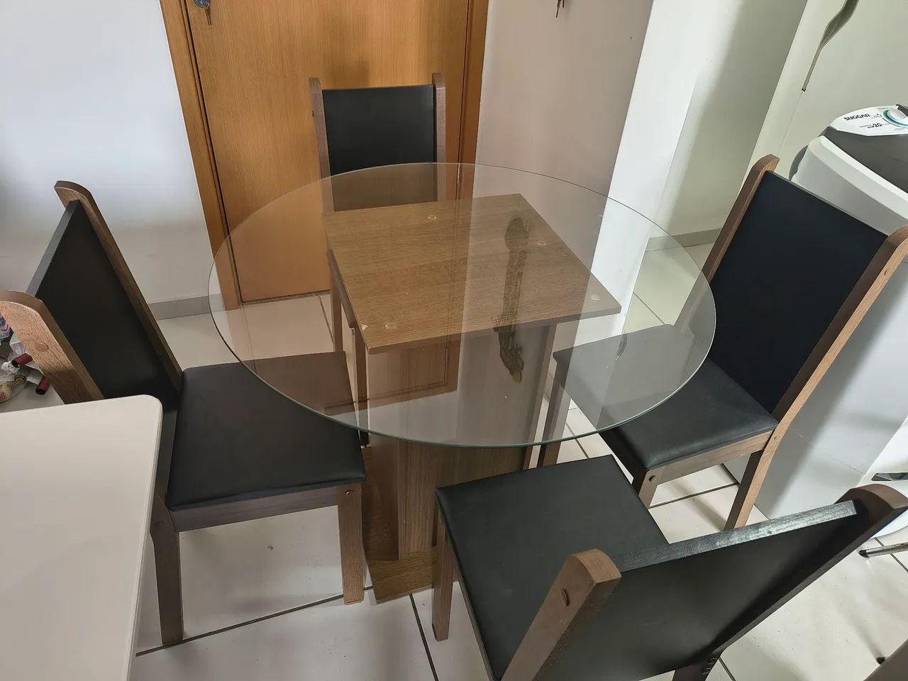 Jogo de mesa sala 4 cadeiras - Foto 2