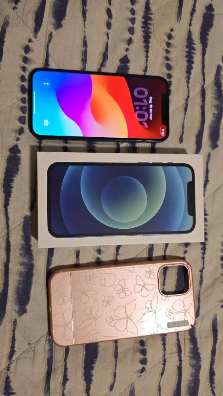 Iphone 12 256GB Azul -  Impecável, com caixa e capinha - Foto 3
