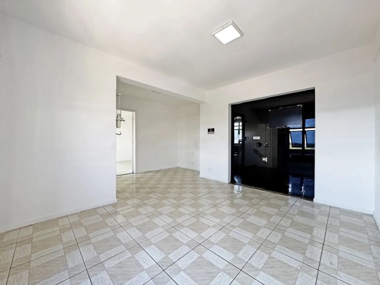 Sala comercial para alugar no Centro Médico Santa Rita em Maringá com recepção, 3 salas e  - Foto 4