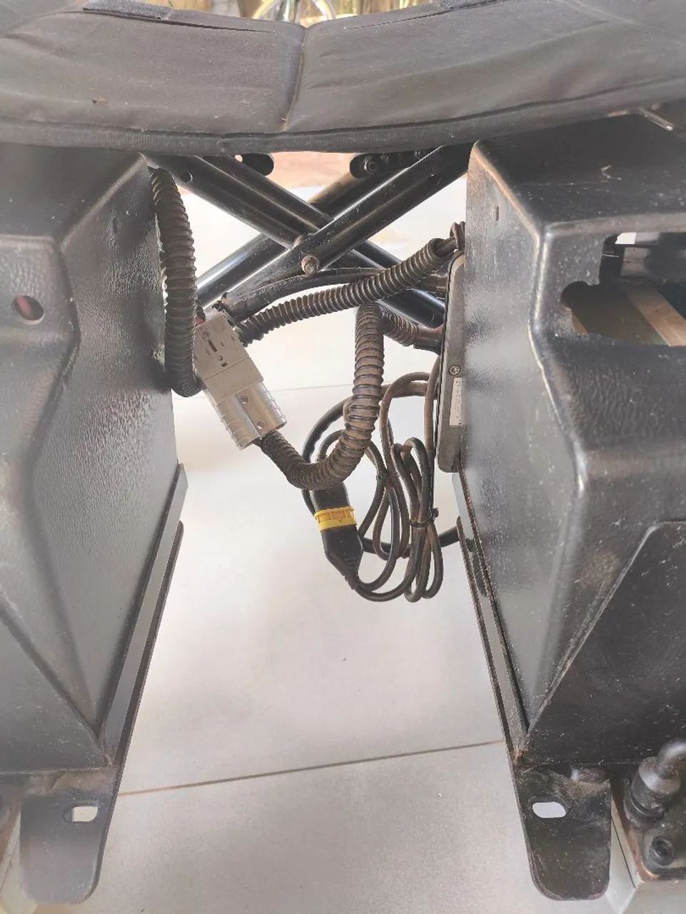 Cadeira de rodas motorizada com defeito  - Foto 5