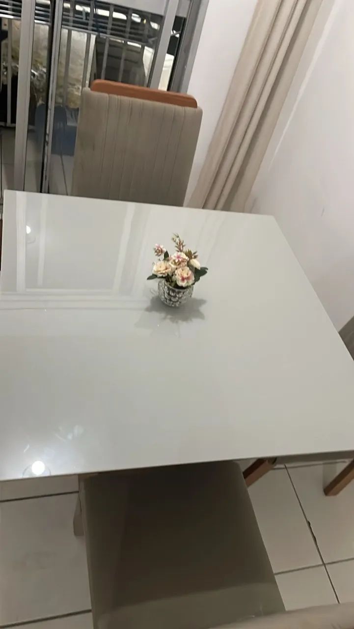 Mesa e armário  - Foto 2