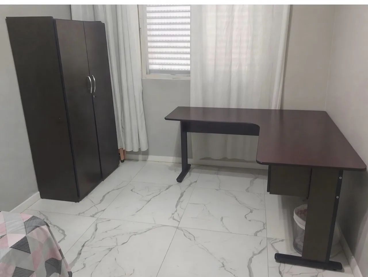 Armário multi uso e mesa 