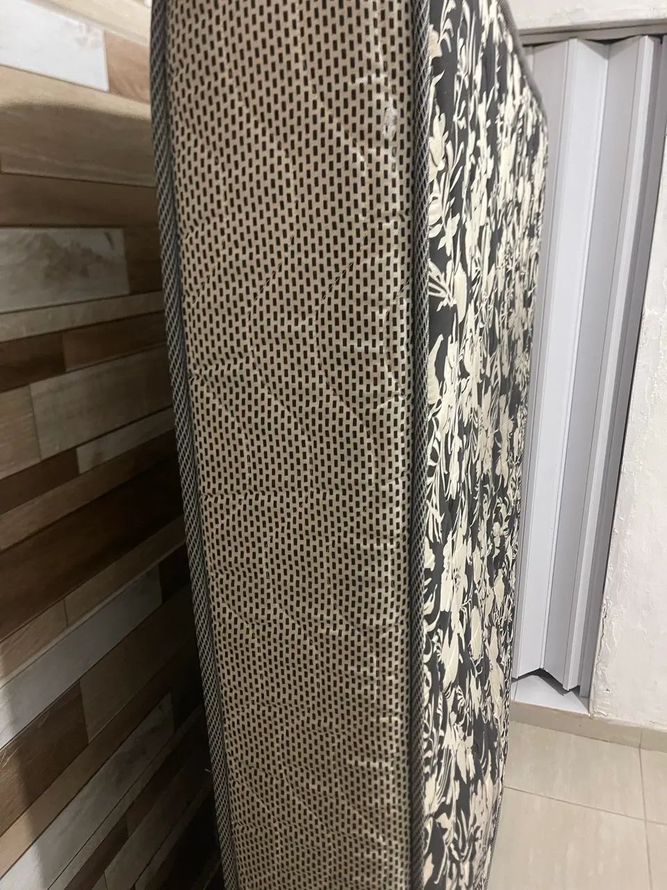 COLCHÃO D28 ULTRA RESISTENTE 