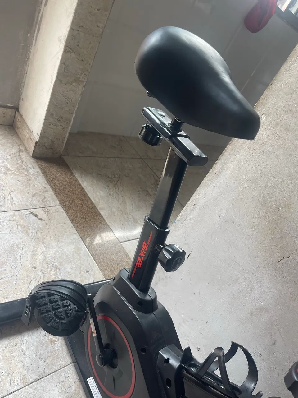 Vendo bicicleta ergométrica nova zerada nunca usada - Foto 5