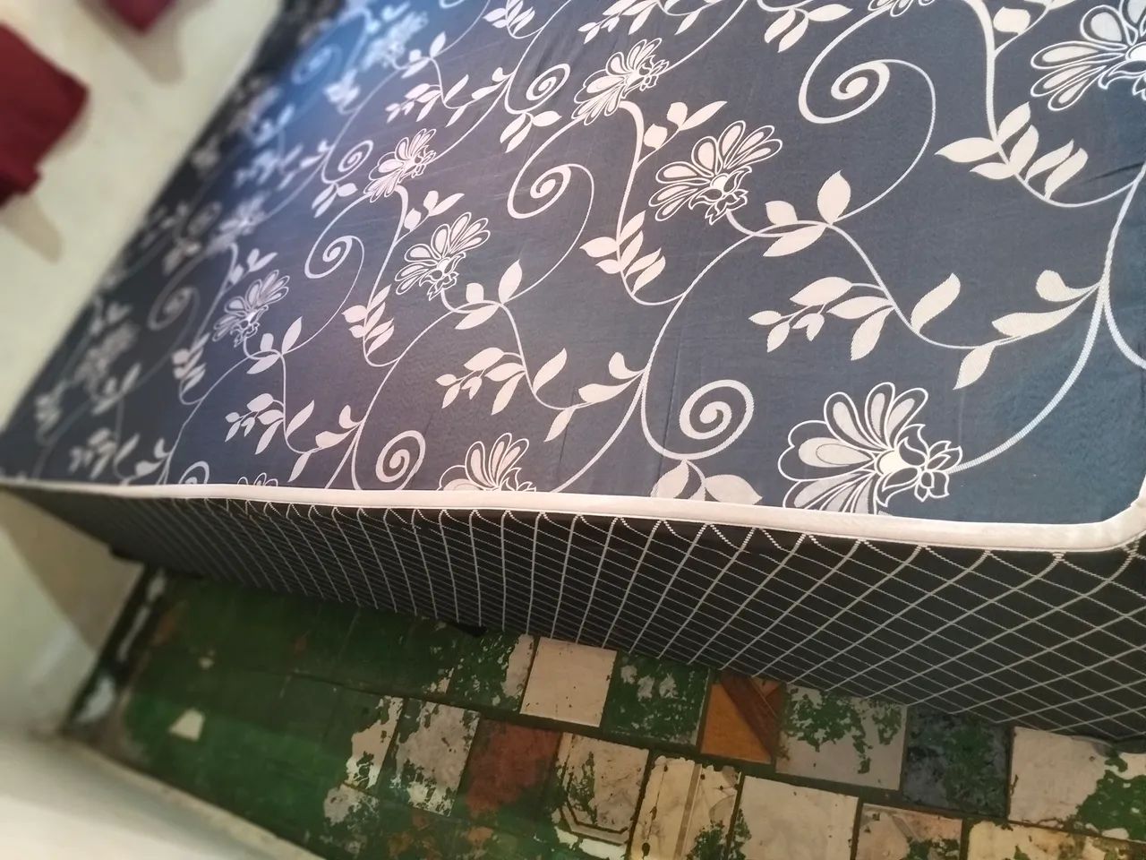 Uma cama box conjugada 