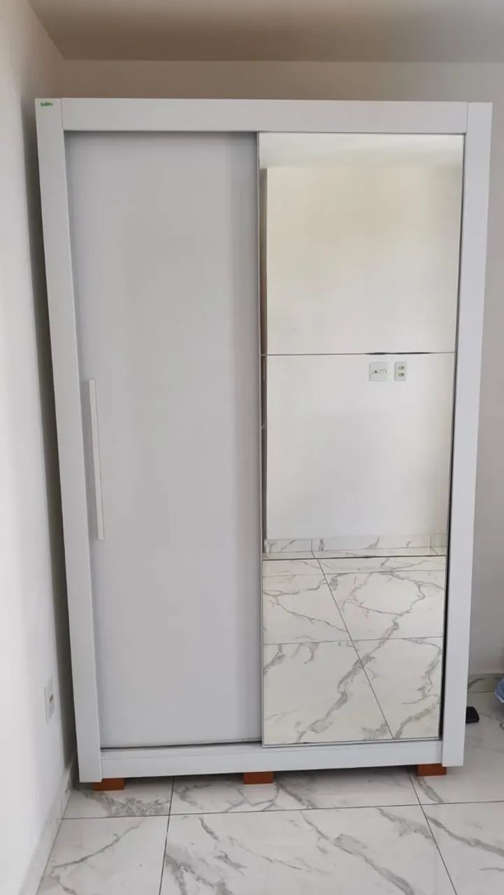 Guarda-roupa solteiro