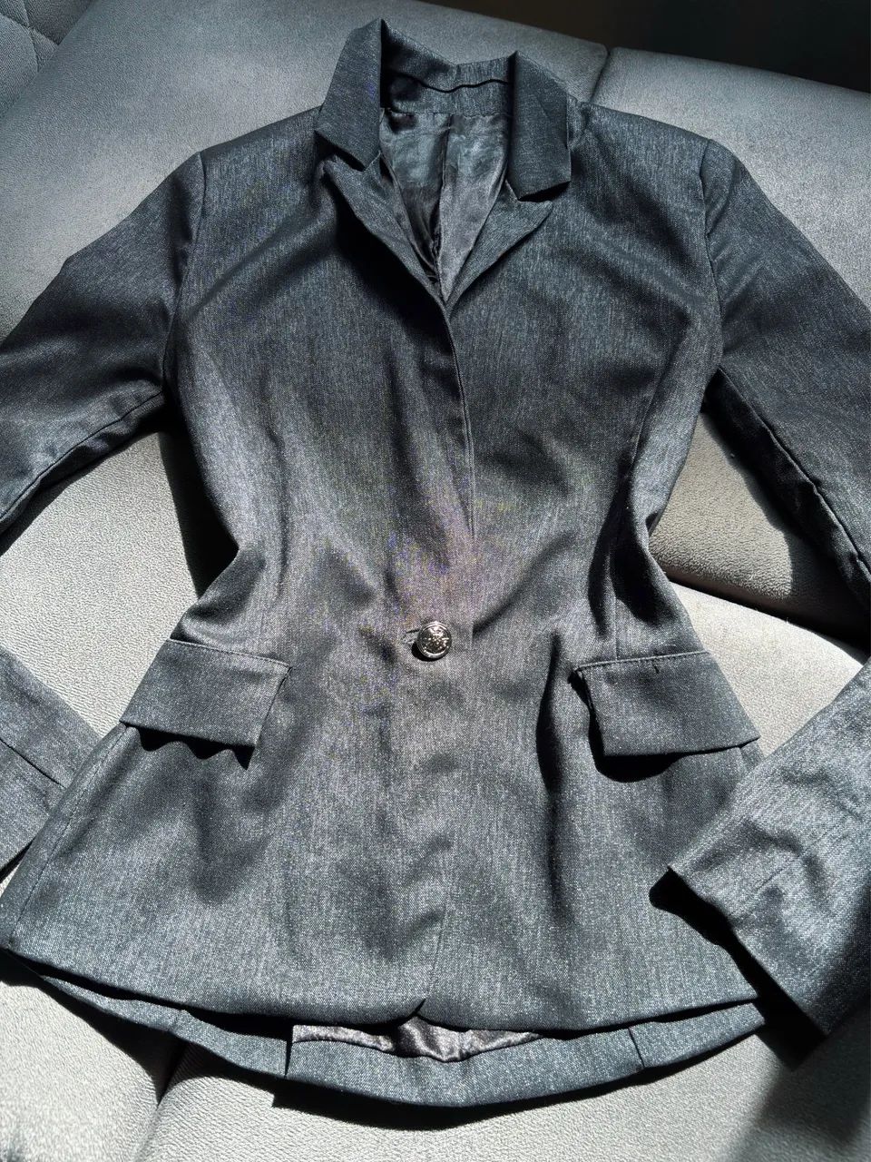Blazer estilo alfaiataria com botão