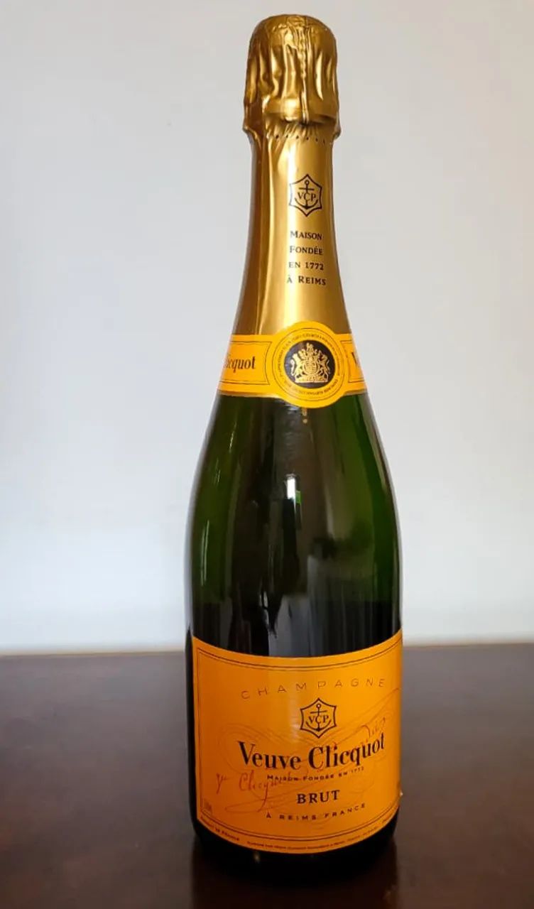 Veuve Clicquot Brut 750 ml com caixa para presente - Foto 2