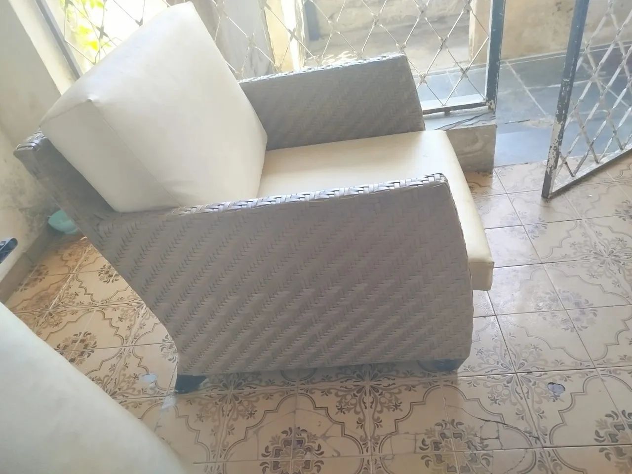 Móvel de rattan ( almofadas um pouco desgastadas) - Foto 4