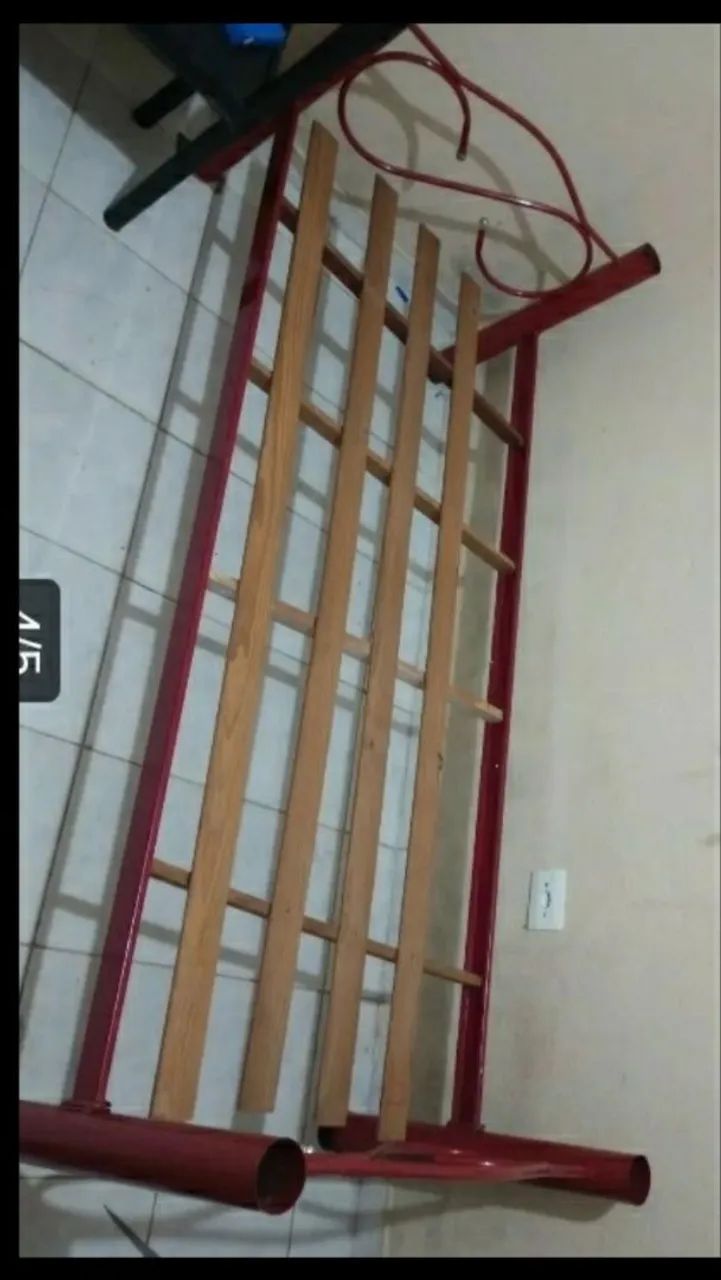 *Entrego*Cama de ferro bem conservada com colchão  - Foto 4